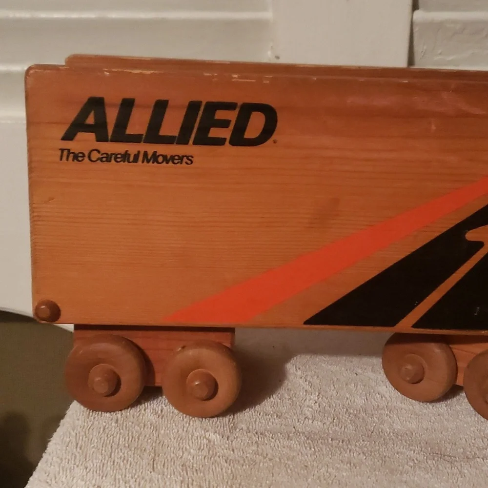 Vintage Allied Movers Truck